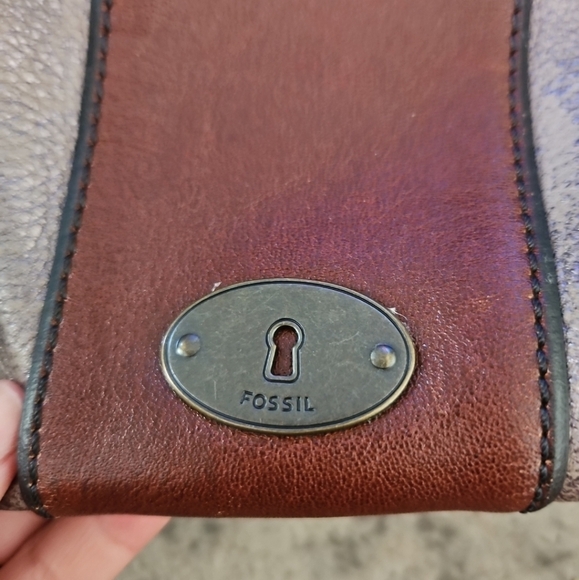 Fossil Long Live Vintage Gray And Brown Crackled Leather Reissue Bag - Picture 8 of 15